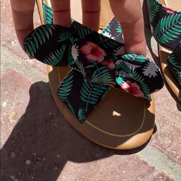 NEW Autumn Black/Green Fabric Sandal - Picture 11 of 12